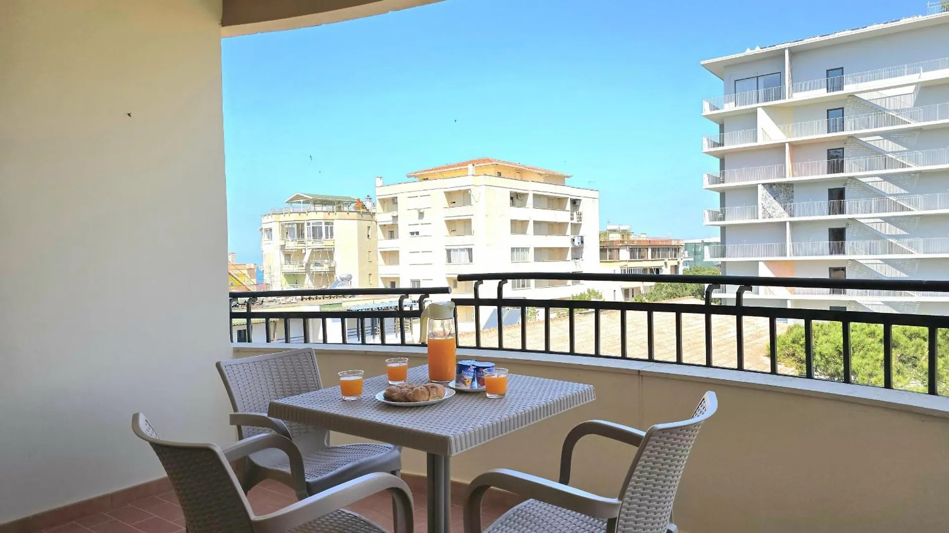 Sunny Stay Apartment Durres 080 알바니아